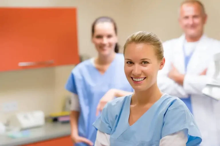 What-to-Expect-From-a-Career-As-a-Nursing-Assistant-
